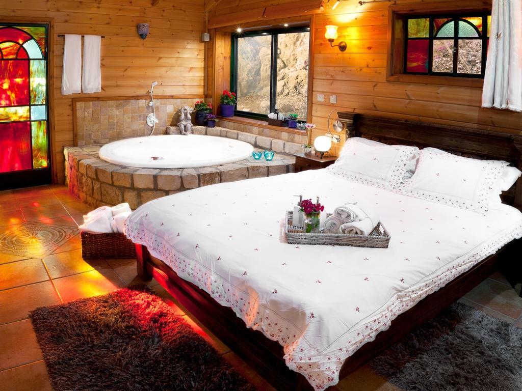 First Light Cabins Amirim Room photo